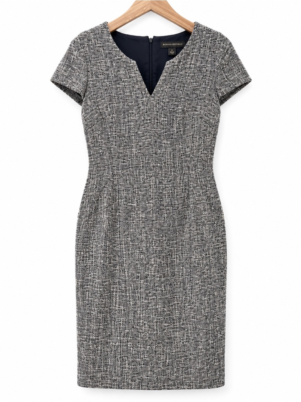 Banana Republic Size 4 Black White Tweed V-Neck Sheath Dress